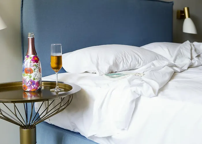 Hotel Alley Boutique And