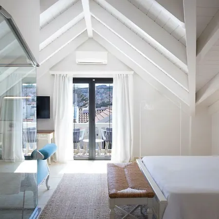 Alley Boutique And Hotel