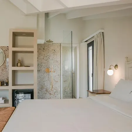 Alley Boutique And Argostoli (Kefalonia)